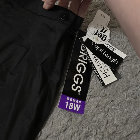 Briggs Women's 18W Black Capri Cropped Pants Stretch NWT Business Casual Preppy - Picture 5 of 10